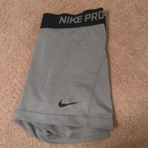 Gray Nike spandex women’s large